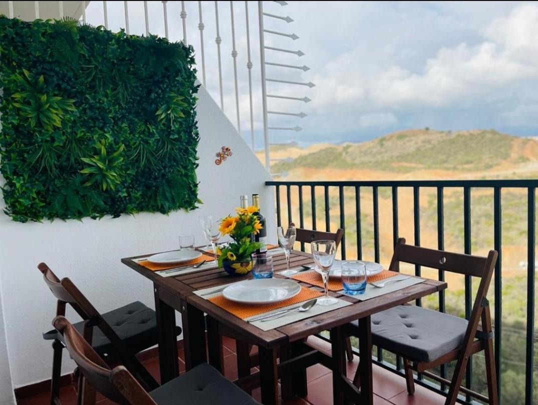 Two Bed, Two Bath Apartment With Sea Views - Angel De Miraflores Malaga Exterior photo